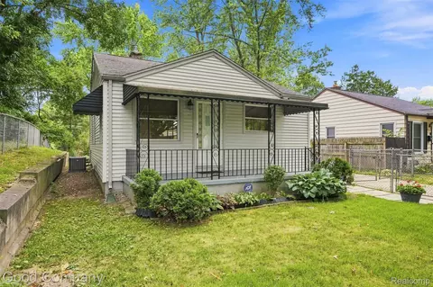 137 W Longfellow Ave, Pontiac, MI 48340