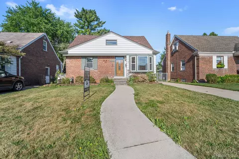 9640 Hubert Ave, Allen Park, MI 48101