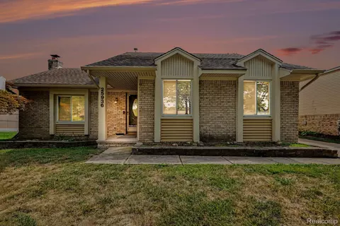 25936 Rose St, Chesterfield, MI 48051