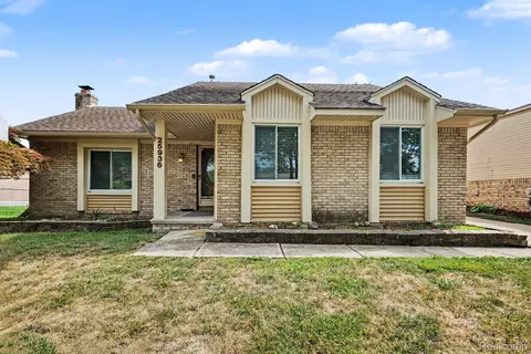 25936 Rose St, Chesterfield, MI 48051