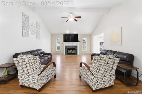 Living - 48353 Jefferson Dr, Macomb, MI 48044 photo 2 of 5