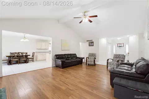 Living - 48353 Jefferson Dr, Macomb, MI 48044 photo 4 of 5