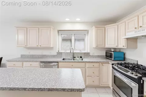 Kitchen - 48353 Jefferson Dr, Macomb, MI 48044 photo 3 of 5