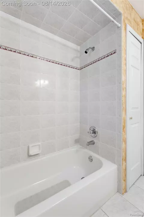 Bath - 48353 Jefferson Dr, Macomb, MI 48044 photo 3 of 4