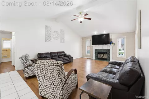 Living - 48353 Jefferson Dr, Macomb, MI 48044 photo 3 of 5