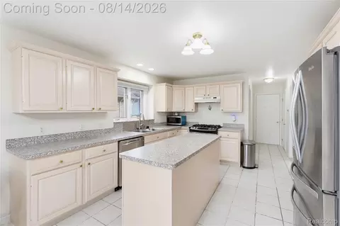 Kitchen - 48353 Jefferson Dr, Macomb, MI 48044 photo 1 of 5