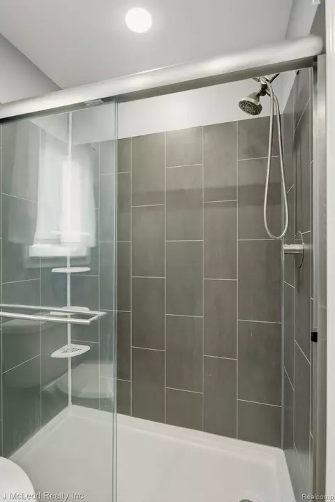 Bath - 7500 E Frances Rd, Mount Morris, MI 48458 photo 3 of 3