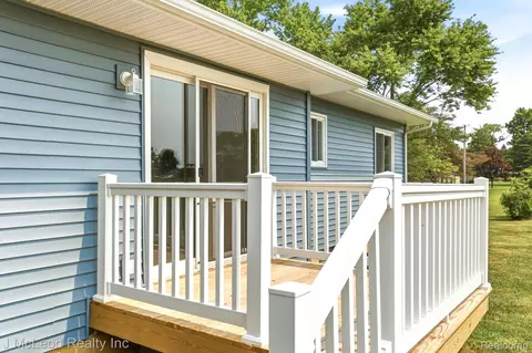 Exterior - 7500 E Frances Rd, Mount Morris, MI 48458 photo 6 of 9