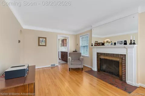 Living - 5148 Ternes St, Dearborn, MI 48126 photo 2 of 3