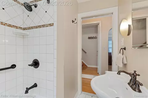 Bath - 5148 Ternes St, Dearborn, MI 48126 photo 2 of 2