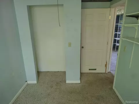 Bedroom - 9436 E Bennington Rd, Durand, MI 48429 photo 2 of 3