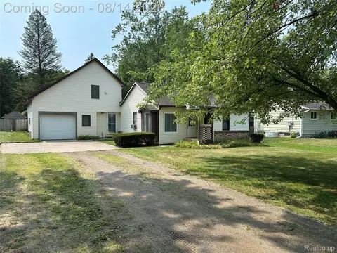 603 Heights Rd, Orion, MI 48362