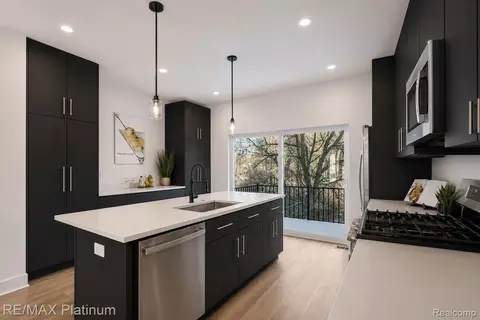 Kitchen - 1665 Pinecroft Ln, Howell, MI 48855 photo 1 of 2