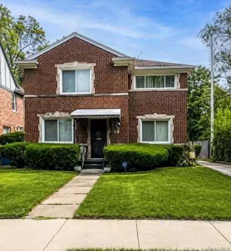19001 Oak Dr, Detroit, MI 48221