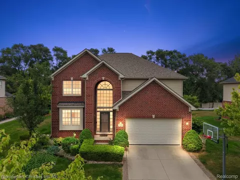 24354 Amanda Ln, Novi, MI 48375