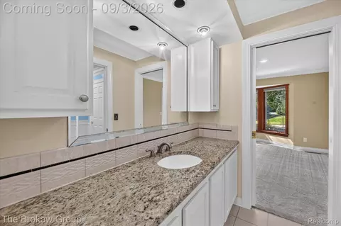 Bath - 9505 E Atherton Rd, Davison, MI 48423 photo 1 of 7