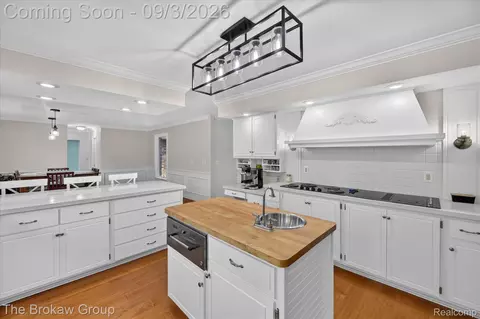 Kitchen - 9505 E Atherton Rd, Davison, MI 48423 photo 5 of 5