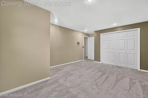 Bedroom - 9505 E Atherton Rd, Davison, MI 48423 photo 6 of 6