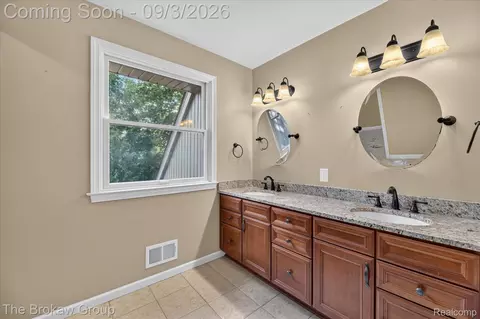 Bath - 9505 E Atherton Rd, Davison, MI 48423 photo 5 of 7