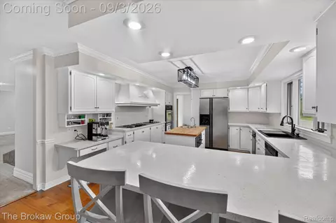 Kitchen - 9505 E Atherton Rd, Davison, MI 48423 photo 2 of 5