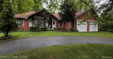 16435 Millar Rd, Clinton Township, MI 48036