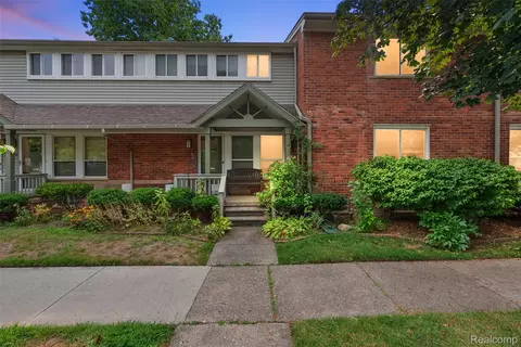 1940 Planavon St, Ferndale, MI 48220