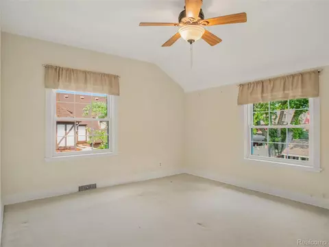 Bedroom - 923 Maxine St, Flint, MI 48503 photo 1 of 3
