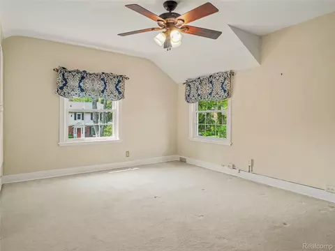 Bedroom - 923 Maxine St, Flint, MI 48503 photo 3 of 3