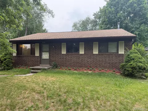 37651 Amrhein Rd, Livonia, MI 48150