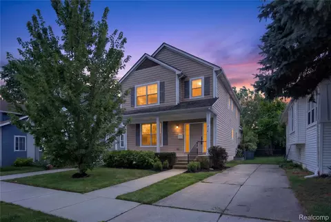 215 La Plaza Ct, Royal Oak, MI 48073
