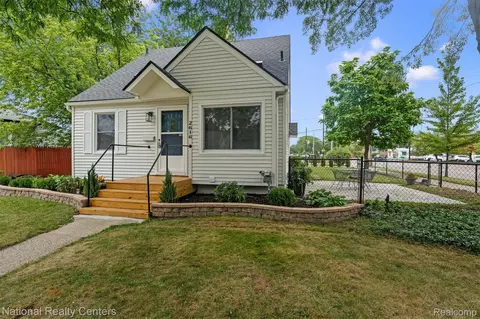 2616 Kenmore Rd E, Berkley, MI 48072
