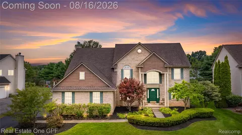 8922 Redstone Dr, Pinckney, MI 48169