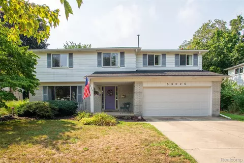 33025 Tall Oaks St, Farmington, MI 48336