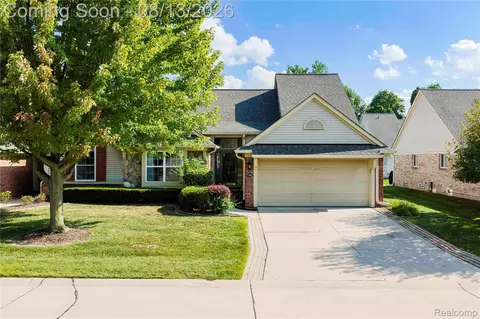 5786 Ortman Dr, Sterling Heights, MI 48314
