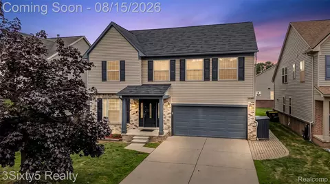 5930 Rolling Ridge Dr, Trenton, MI 48183
