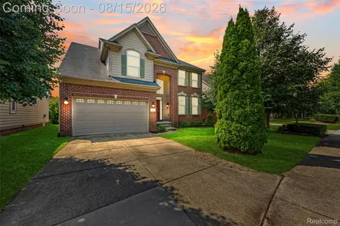 3809 Yorba Linda Blvd, Royal Oak, MI 48073