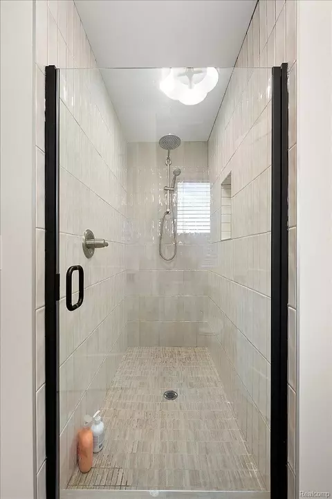 Bath - 62477 Rosina Ct, Ray, MI 48096 photo 10 of 18