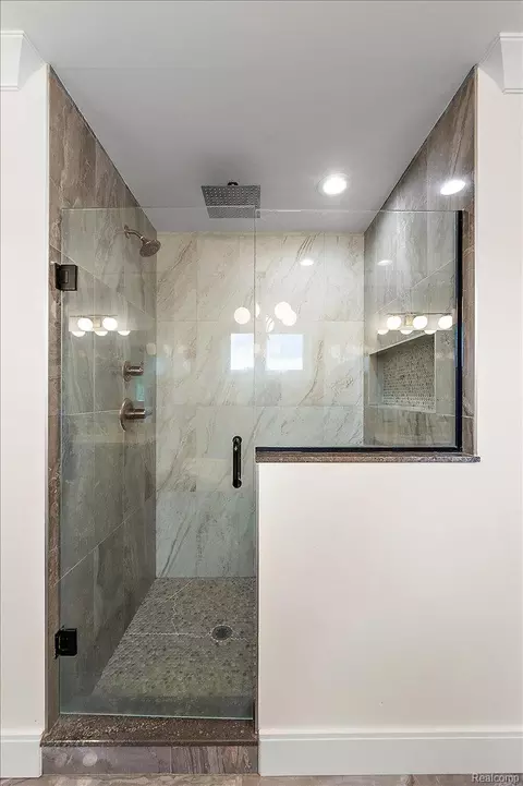 Bath - 62477 Rosina Ct, Ray, MI 48096 photo 7 of 18