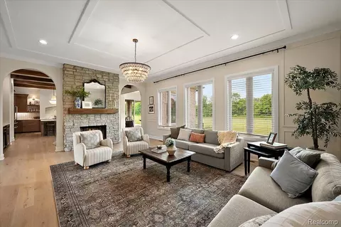 Living - 62477 Rosina Ct, Ray, MI 48096 photo 2 of 2