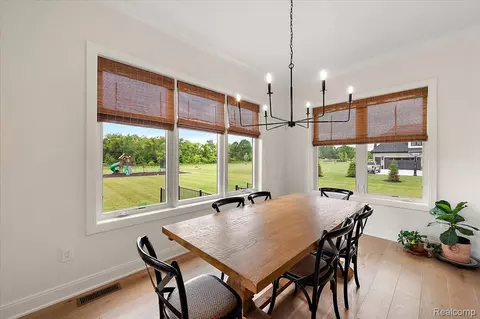 Dining - 62477 Rosina Ct, Ray, MI 48096 photo 1 of 4