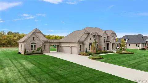 Exterior - 62477 Rosina Ct, Ray, MI 48096 photo 10 of 12