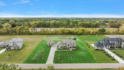 View/Area - 62477 Rosina Ct, Ray, MI 48096 photo 3 of 5