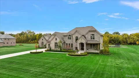 Exterior - 62477 Rosina Ct, Ray, MI 48096 photo 11 of 12