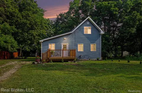 217 Edgar Bergen Blvd, Decatur, MI 49045