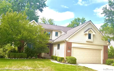 47652 Arbor Trl #77, Northville, MI 48168