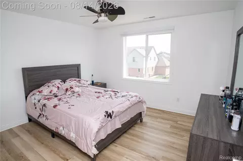 Bedroom - 18424 Opal Dr, Macomb, MI 48042 photo 4 of 6