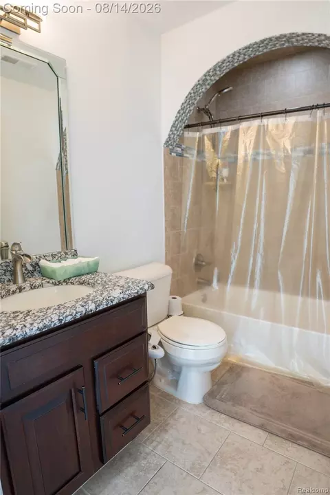 Bath - 18424 Opal Dr, Macomb, MI 48042 photo 4 of 5