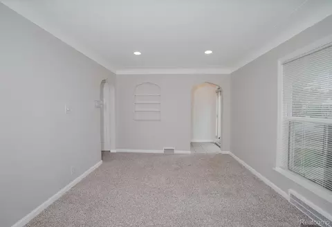 Living - 19168 Berden St, Grosse Pointe, MI 48236 photo 2 of 3