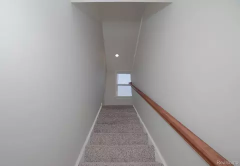 Entry Way - 19168 Berden St, Grosse Pointe, MI 48236 photo 1 of 2