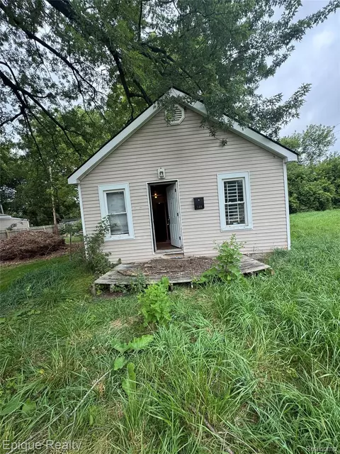 148 N Merrimac St, Pontiac, MI 48340